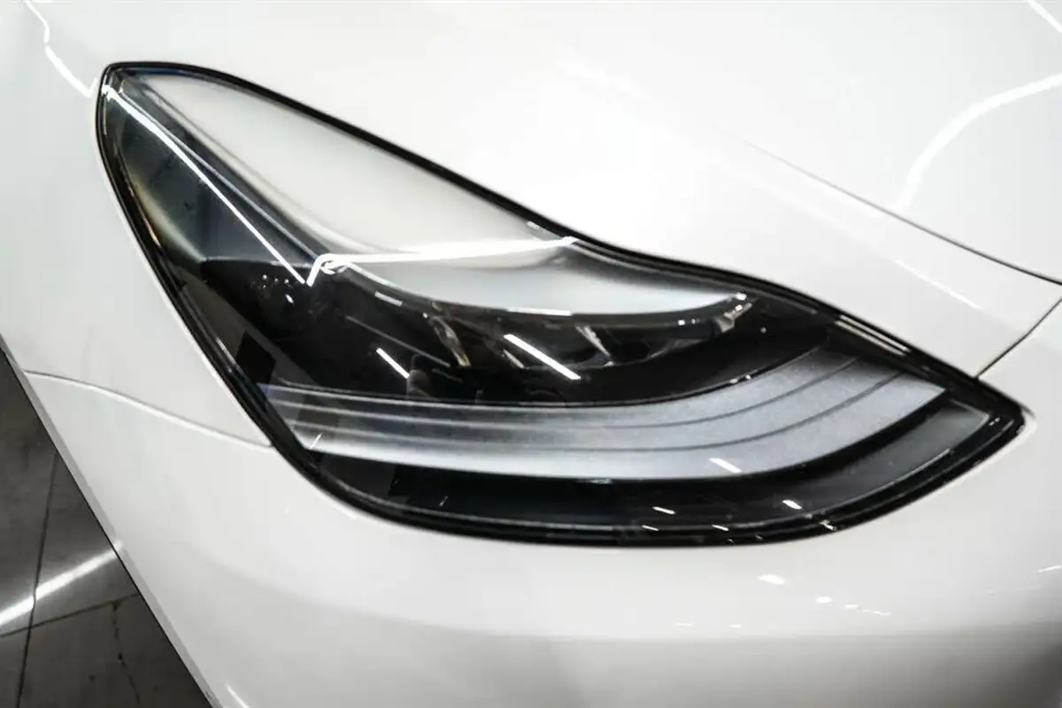 2022-tesla-model-y-e-long-range-big-7