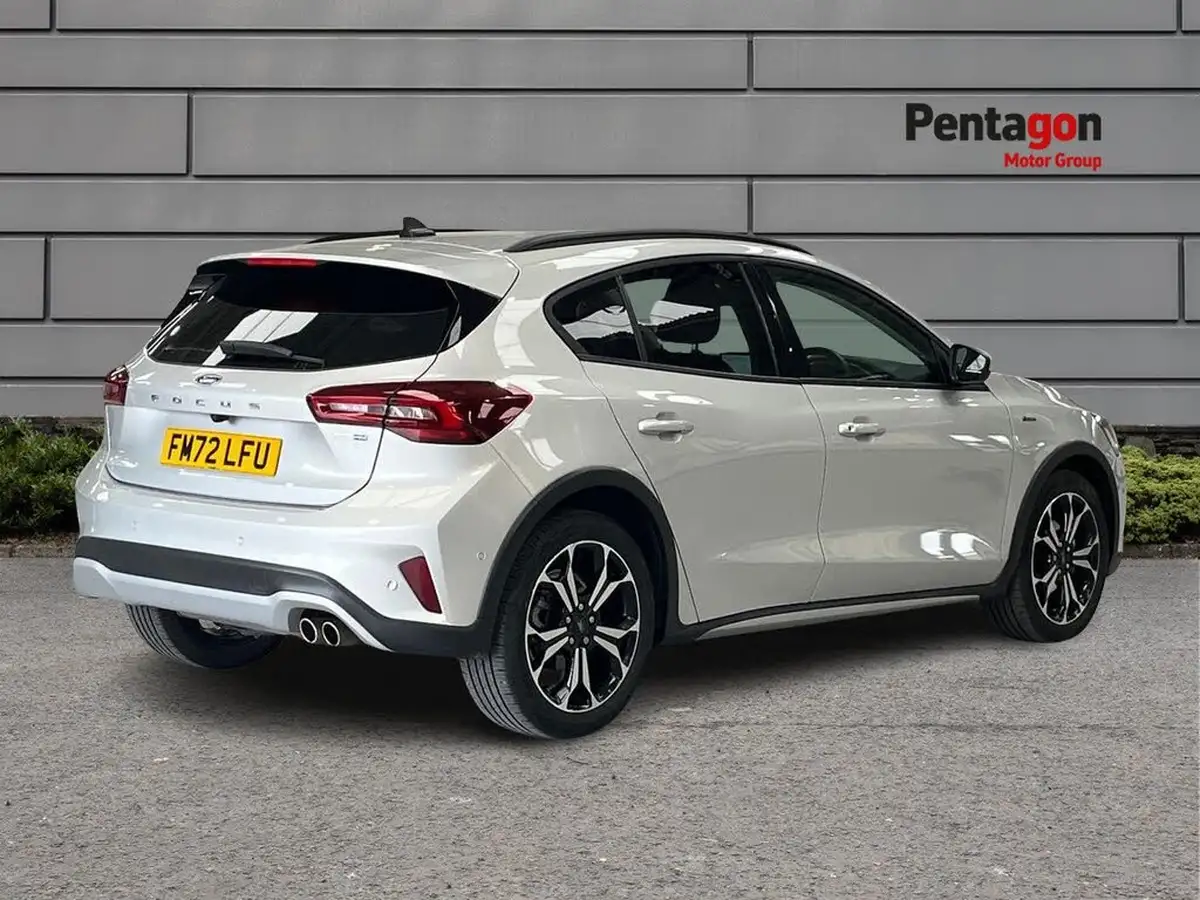 2023-ford-focus-10t-active-x-155ps-hybrid-mhev-hatchback-powershift-big-3