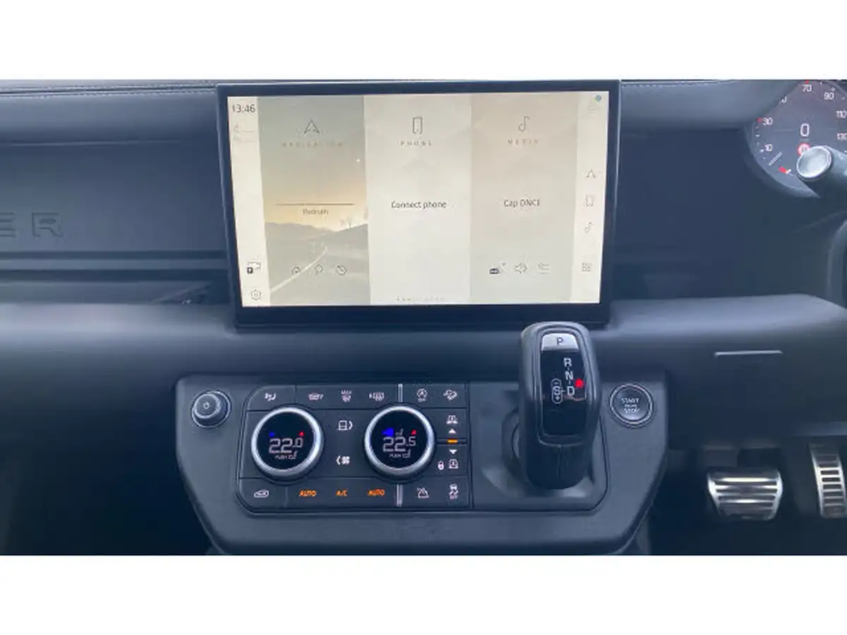 2022-land-rover-90-defender-50-p525-v8-big-13