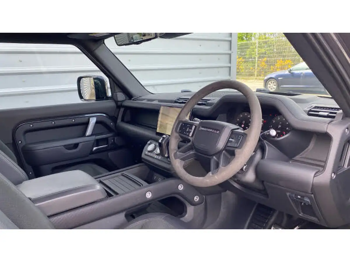 2022-land-rover-90-defender-50-p525-v8-big-37