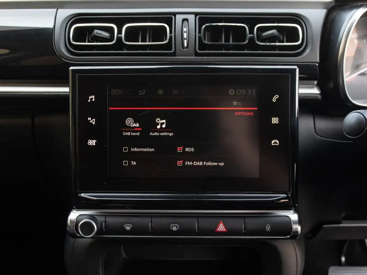 2017-citroen-c3-12-puretech-flair-110ps-ss-eat6-big-23