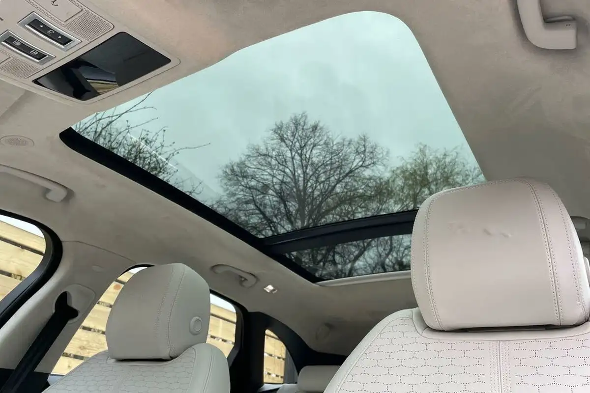 2022-jaguar-f-pace-20-d200-r-dynamic-hse-big-28