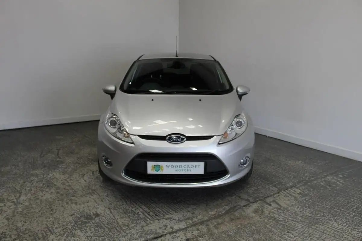 2011-ford-fiesta-16td-titanium-dpf-5d-big-12