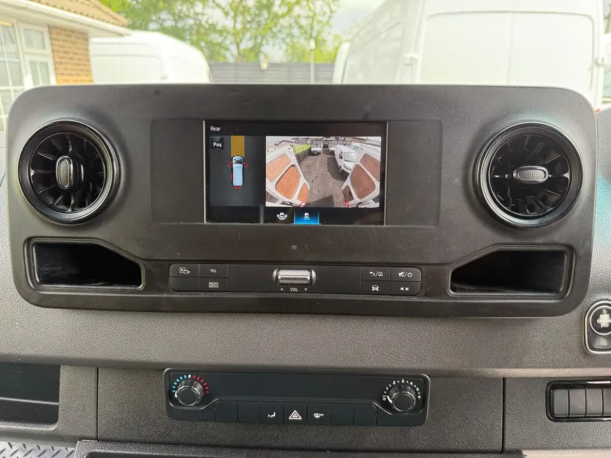 2020-mercedes-benz-sprinter-20cdi-315-l1h1-progressive-big-27