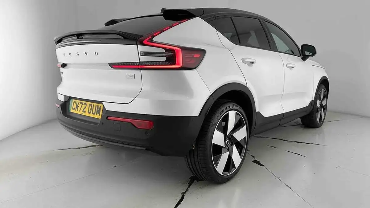 2022-volvo-c40-e-twin-recharge-pro-big-28