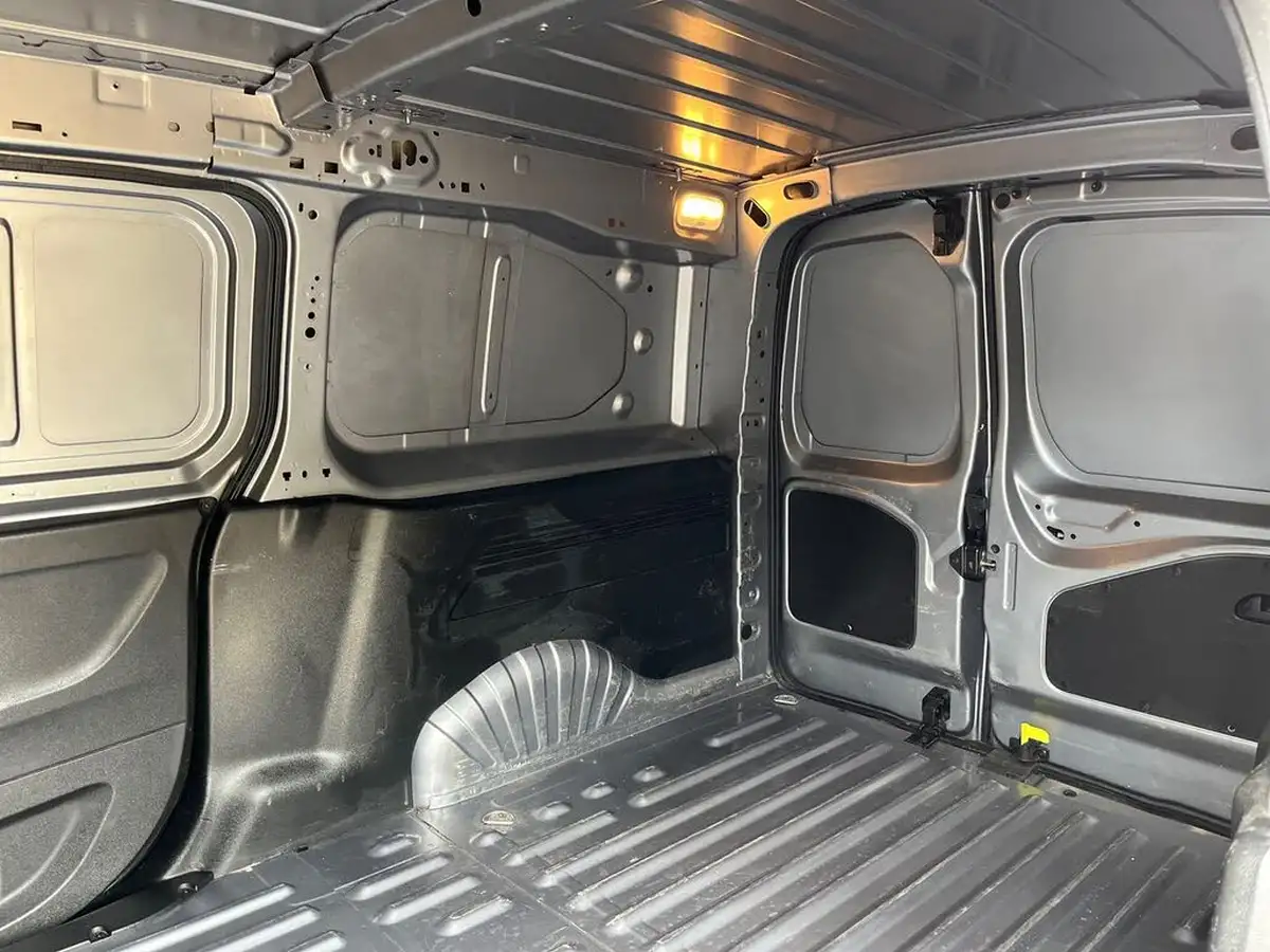 2019-vauxhall-combo-16cdti-le-nav-2300-l2h1-big-9