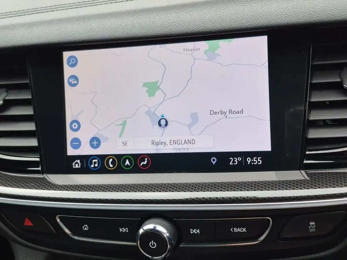 2018-vauxhall-insignia-grand-sport-20-biturbo-gsi-nav-big-3