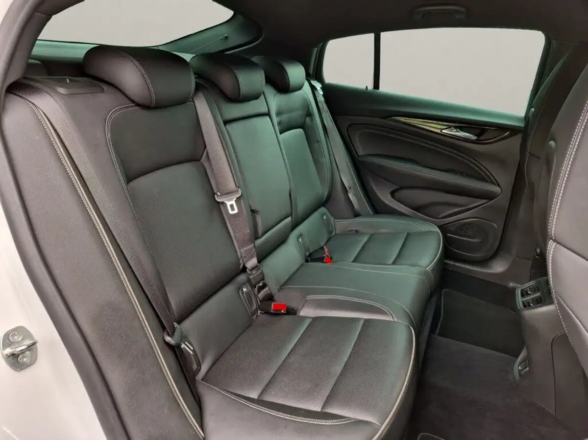 2018-vauxhall-insignia-grand-sport-20-biturbo-gsi-nav-big-27