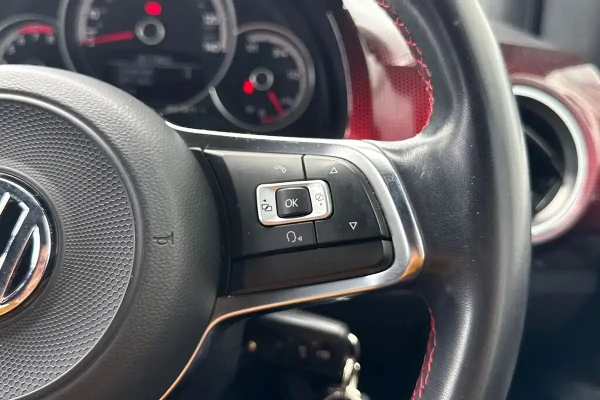 2018-volkswagen-up-10-gti-5d-big-58