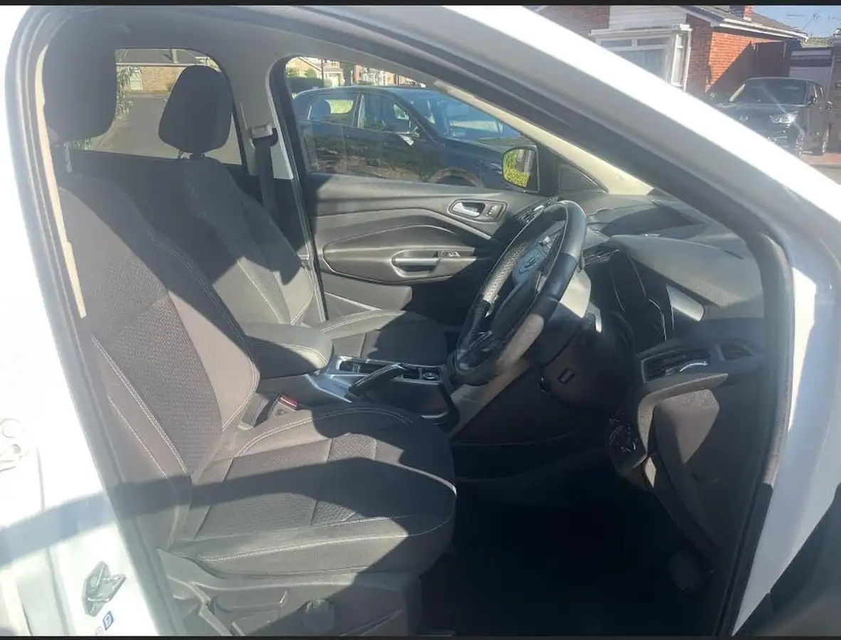 2017-ford-kuga-20tdci-zetec-powershift-big-4
