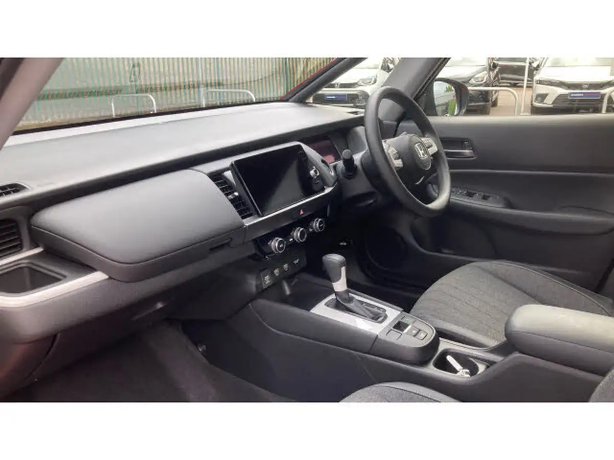 2023-honda-jazz-15-i-mmd-sr-big-1