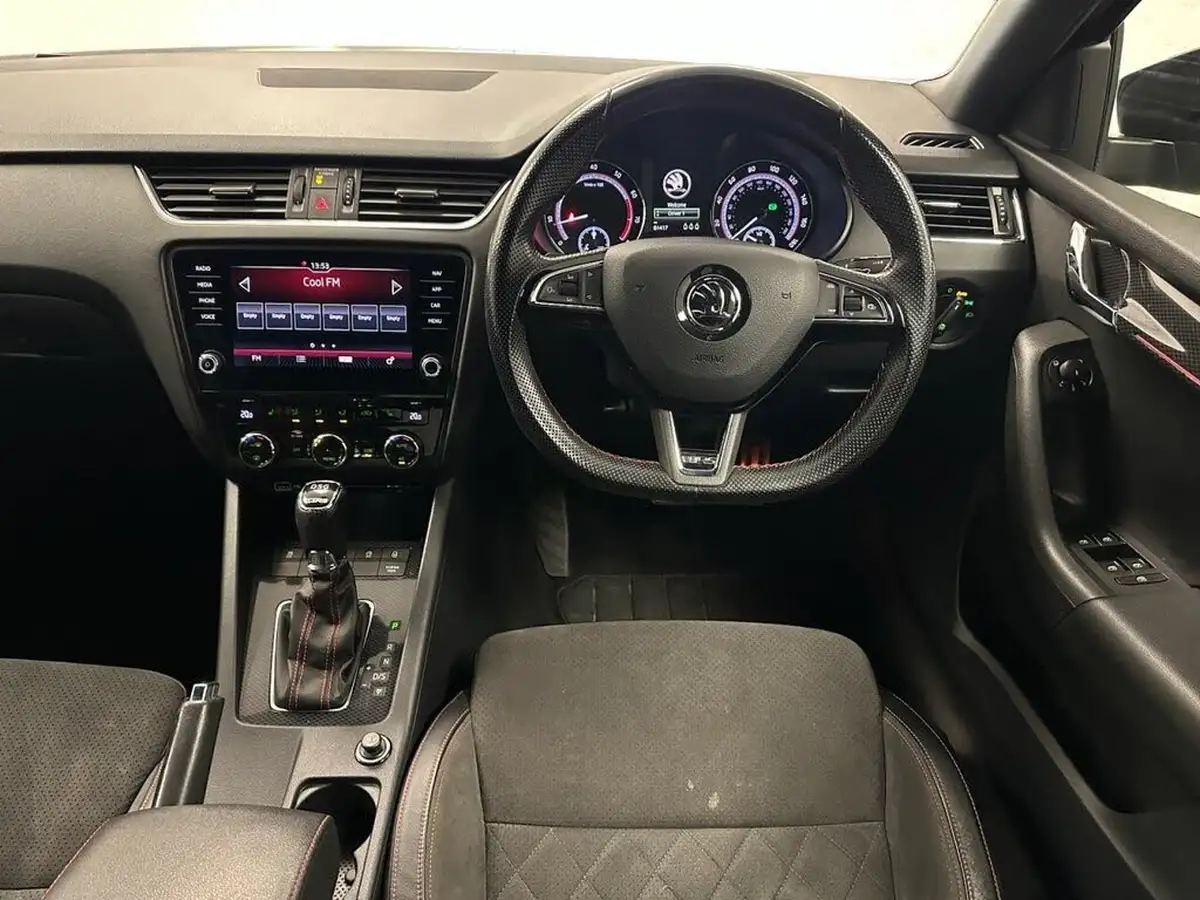 2019-skoda-octavia-20-tsi-vrs-challenge-hatchback-dsg-big-17