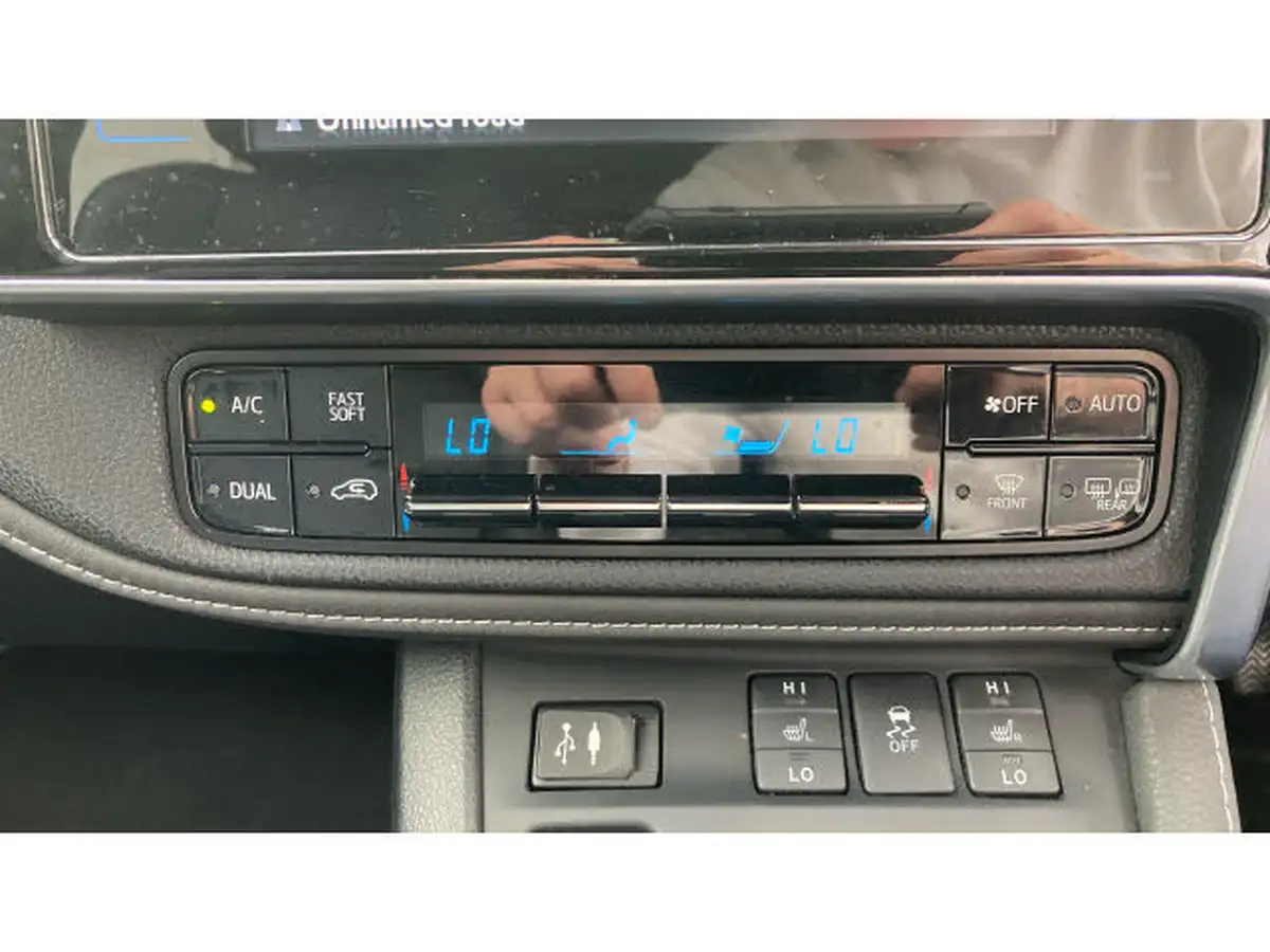 2018-toyota-auris-18-vvt-i-hsd-excel-hatchback-big-28