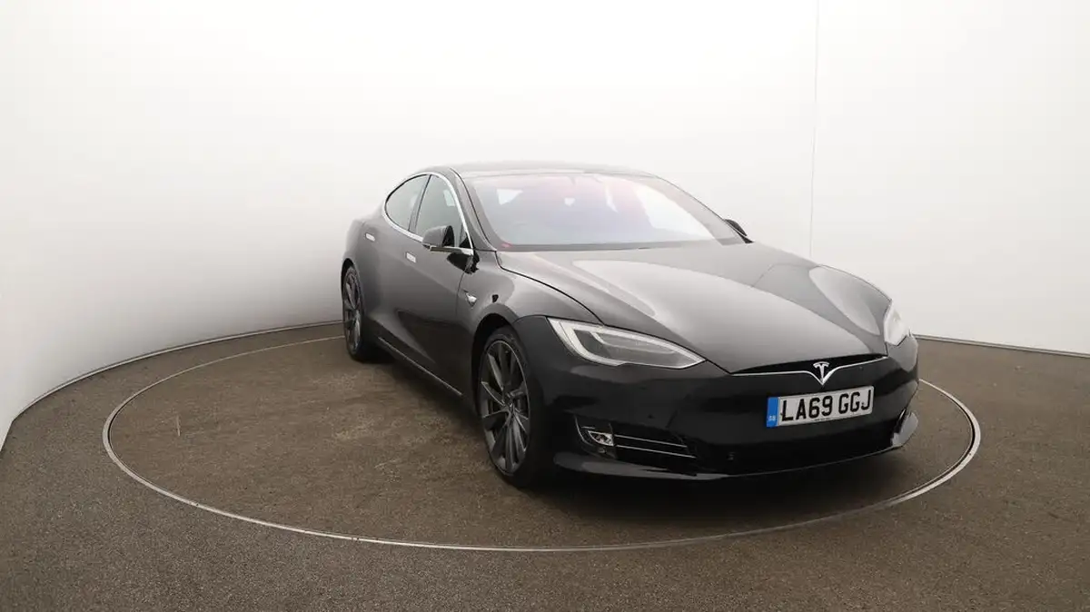 2020-tesla-model-s-e-long-range-big-45