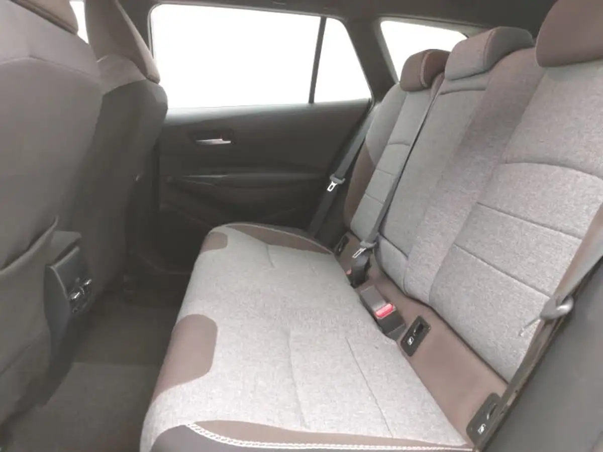 2021-toyota-corolla-18-vvt-i-trek-big-5