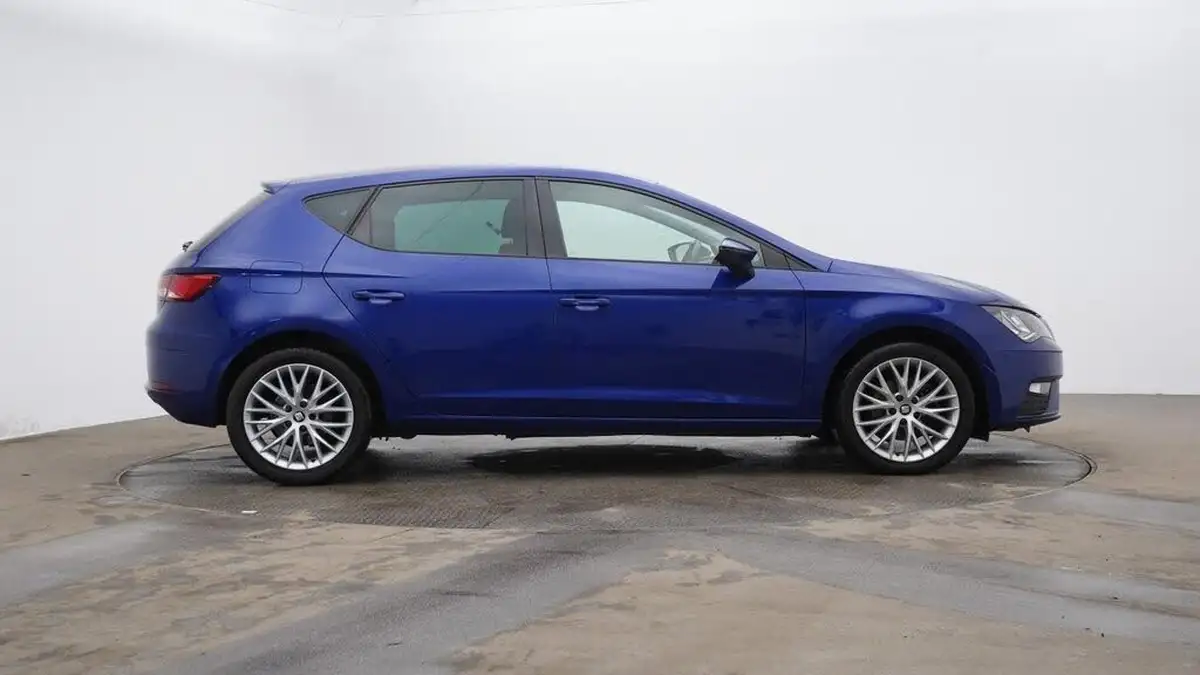 2019-seat-leon-15-tsi-evo-se-dynamic-hatchback-big-5