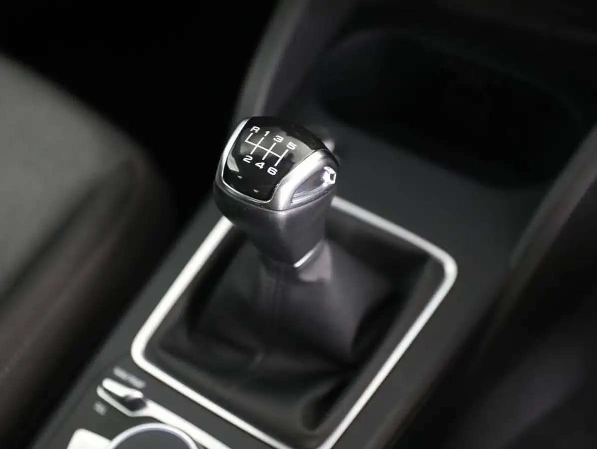 2022-audi-q2-10-30-tfsi-sport-big-22