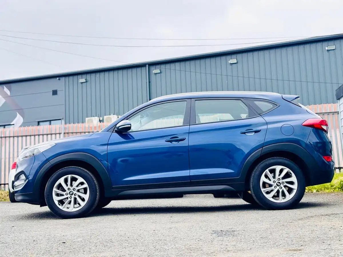 2017-hyundai-tucson-17crdi-blue-drive-se-nav-141ps-dct-big-7