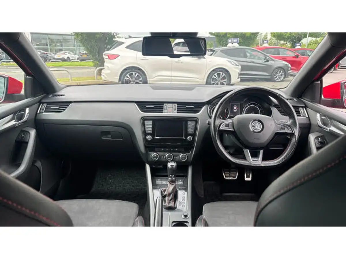 2016-skoda-octavia-20tdi-vrs-hatchback-dsg-big-9