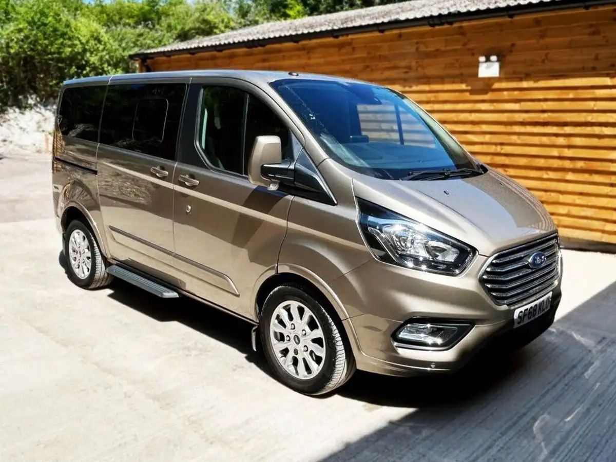 2018-ford-tourneo-custom-20tdci-310-l1-titanium-130ps-big-2