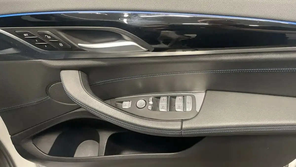 2022-bmw-ix3-e-m-sport-big-25