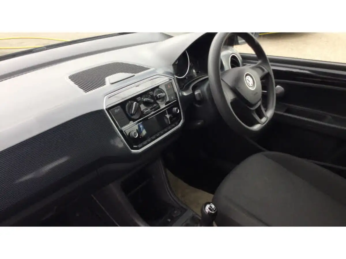 2018-volkswagen-up-10-move-up-ss-5d-big-8