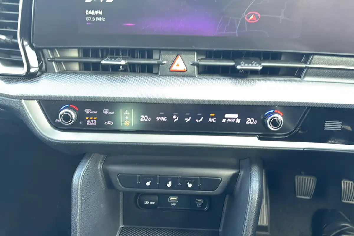 2022-kia-sportage-16-t-gdi-launch-edition-big-15