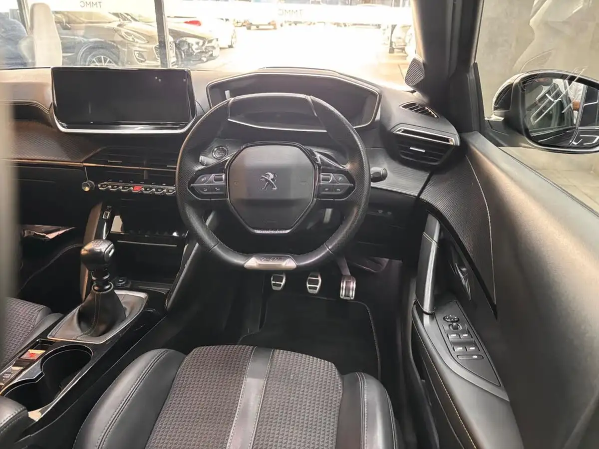 2022-peugeot-208-12-puretech-gt-100bhp-big-29