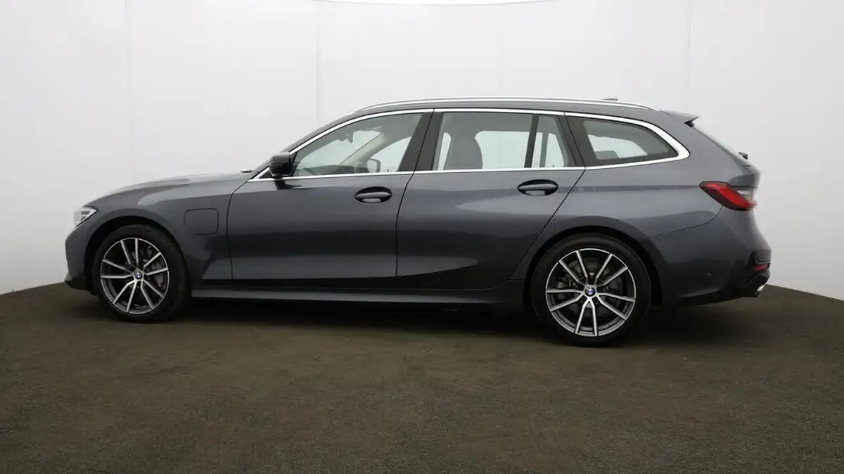 2021-bmw-3-series-20-330e-sport-pro-touring-5d-big-70