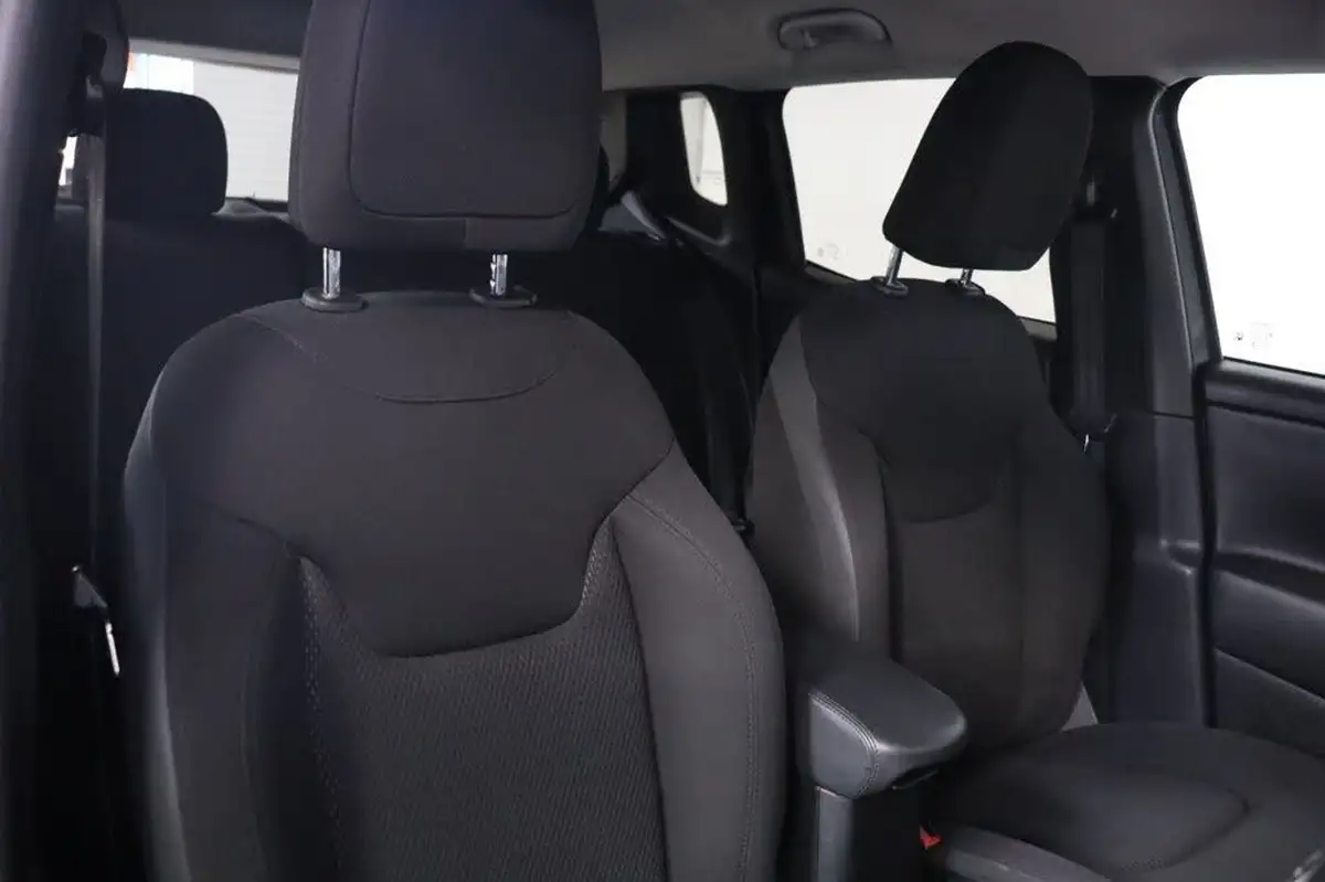 2021-jeep-renegade-10-gse-night-eagle-big-23