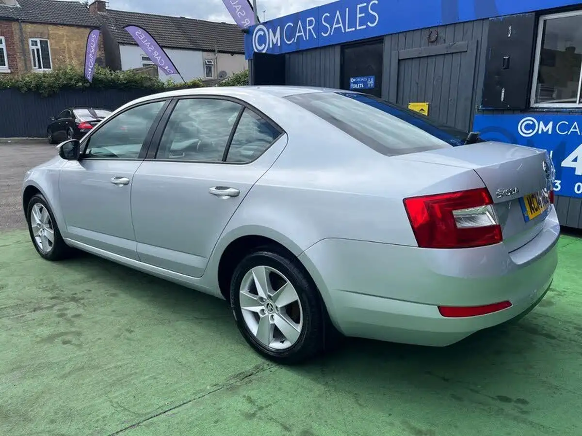 2014-skoda-octavia-16tdi-se-hatchback-dsg-big-6
