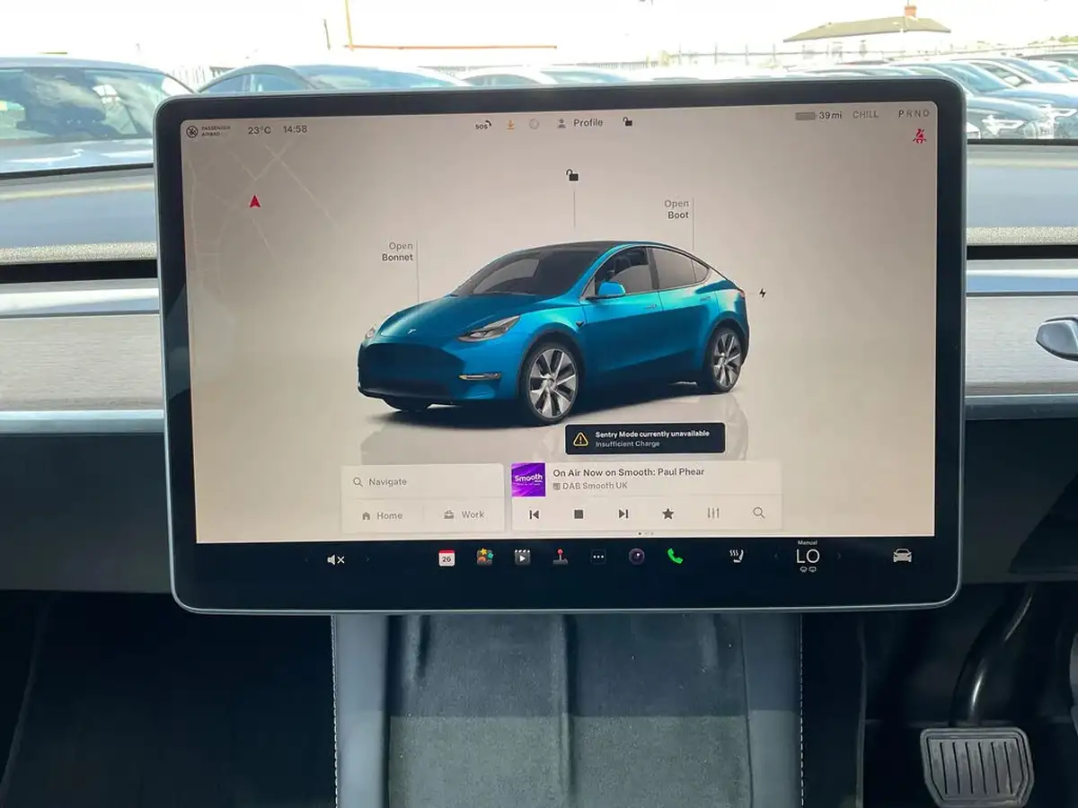 2022-tesla-model-y-e-long-range-big-19