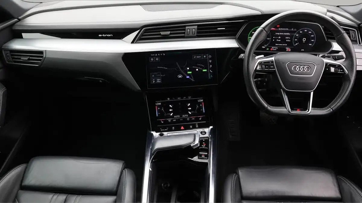 2022-audi-e-tron-50e-black-edition-sportback-big-18