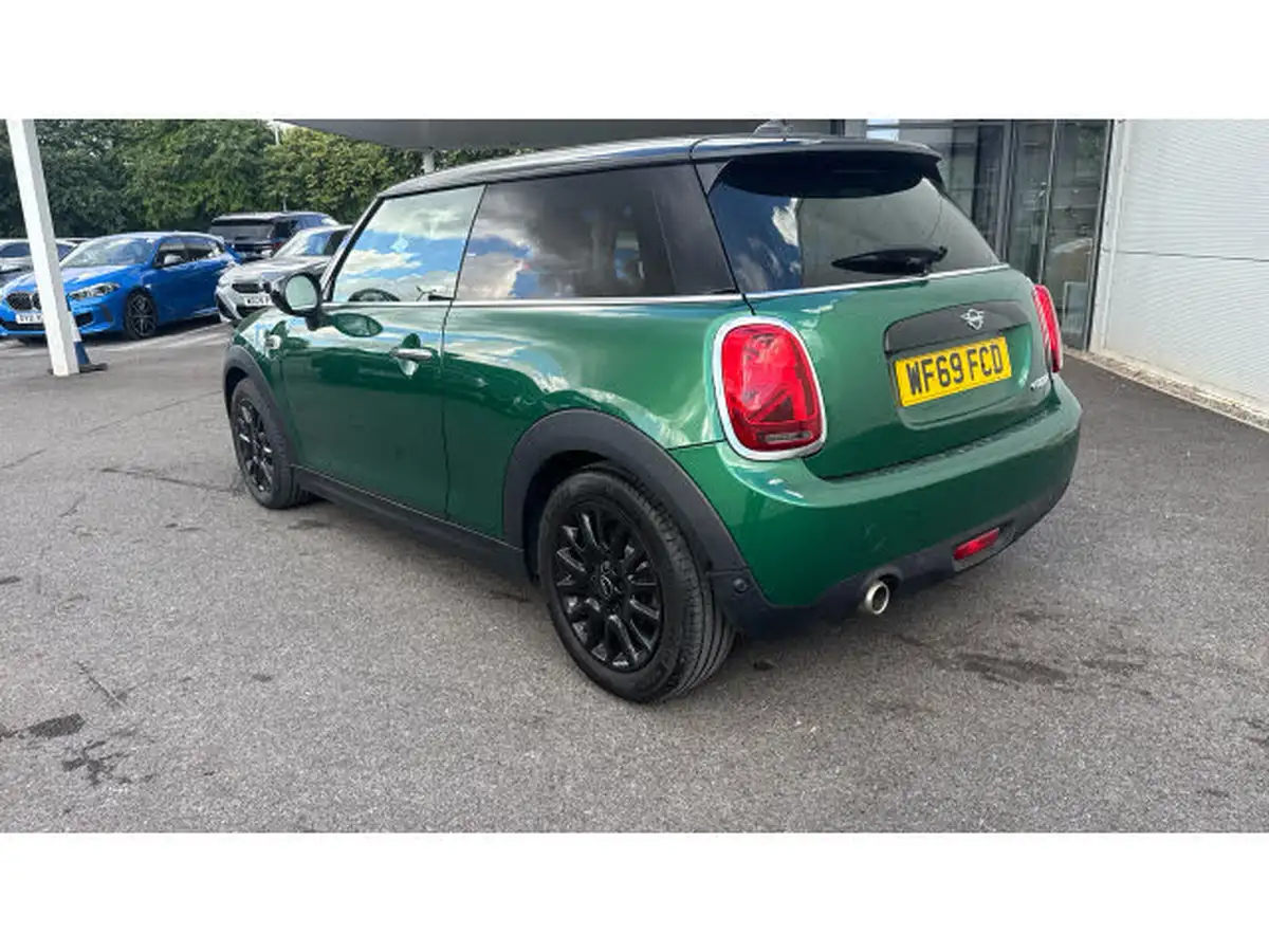 2019-mini-cooper-15-cooper-classic-hatchback-3d-big-26