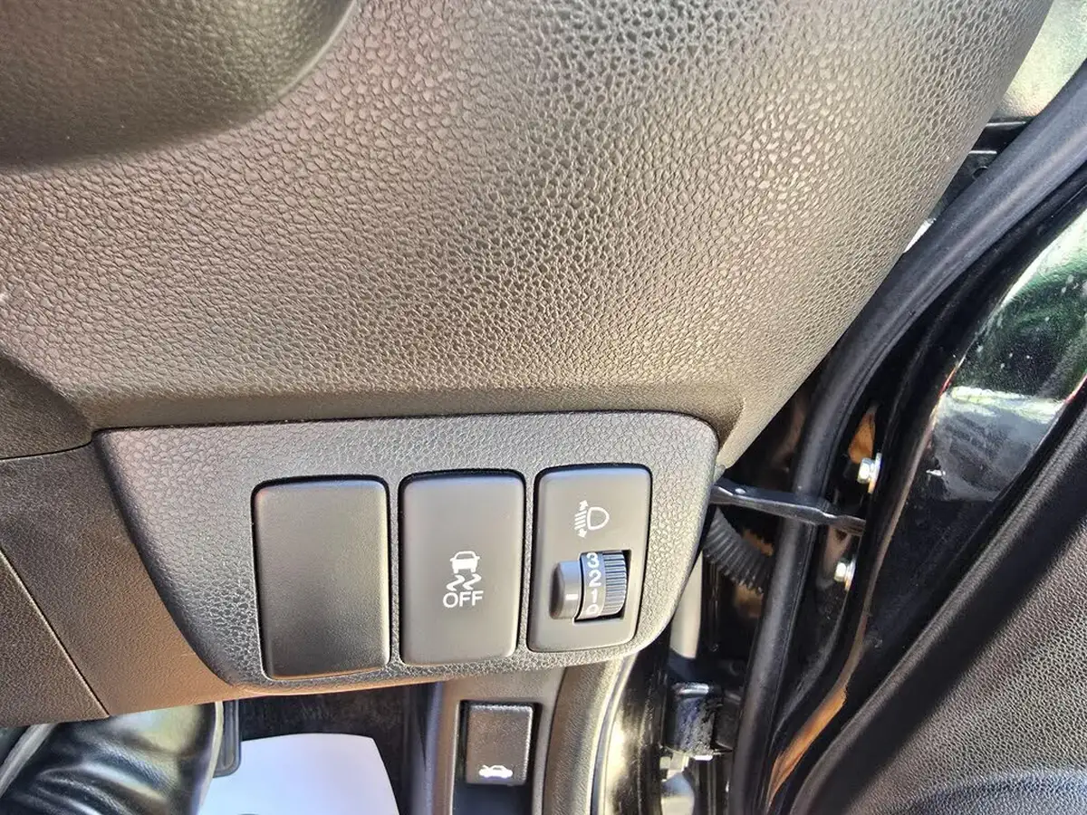 2013-honda-jazz-14-es-plus-cvt-big-41
