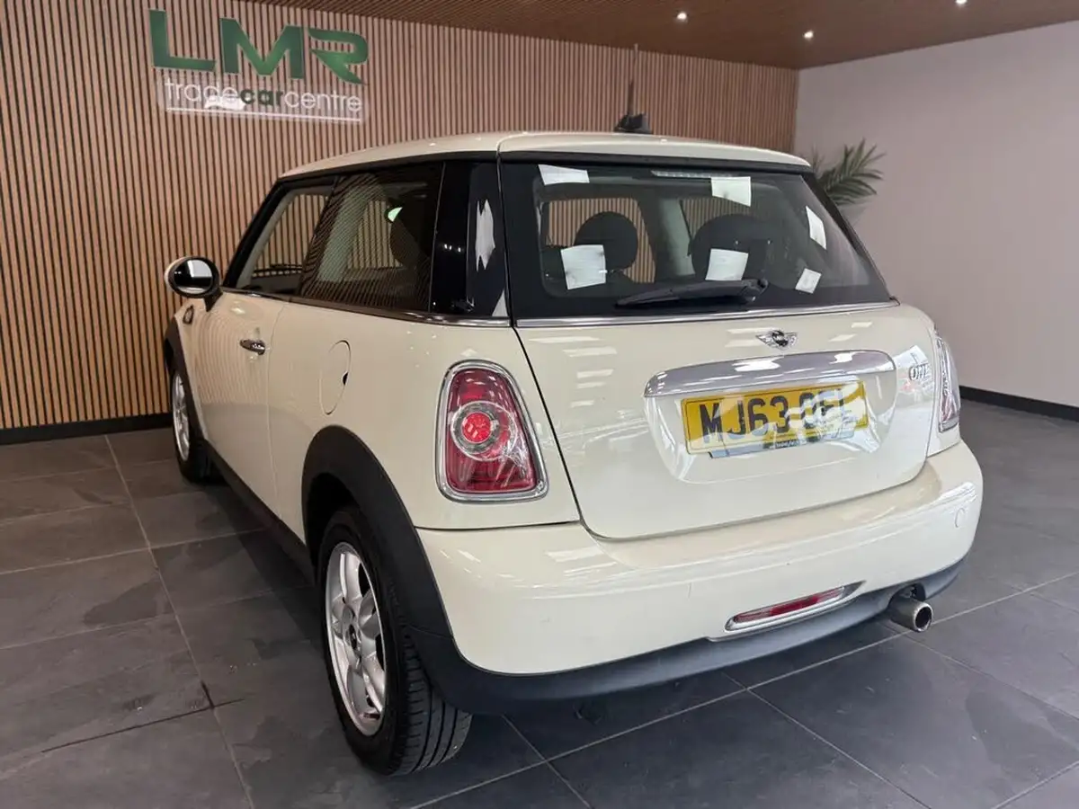 2013-mini-cooper-16-one-98bhp-sport-chili-hatchback-3d-big-7