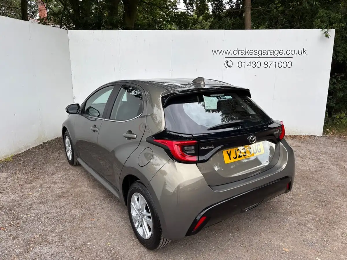 2023-mazda-mazda2-15-agile-big-10