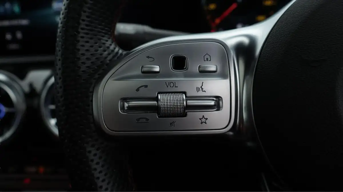 2022-mercedes-benz-cla-13-cla-180-amg-line-premium-plus-coupe-4d-big-25