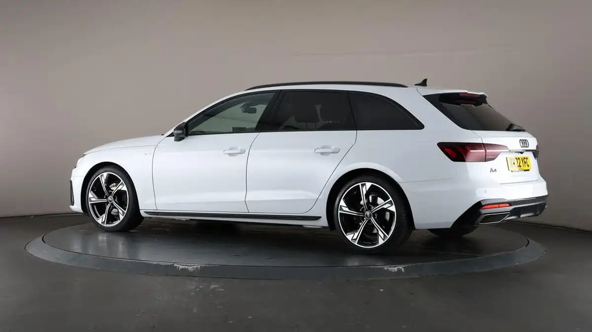 2022-audi-a4-avant-20-35-tfsi-black-edition-s-tronic-big-75