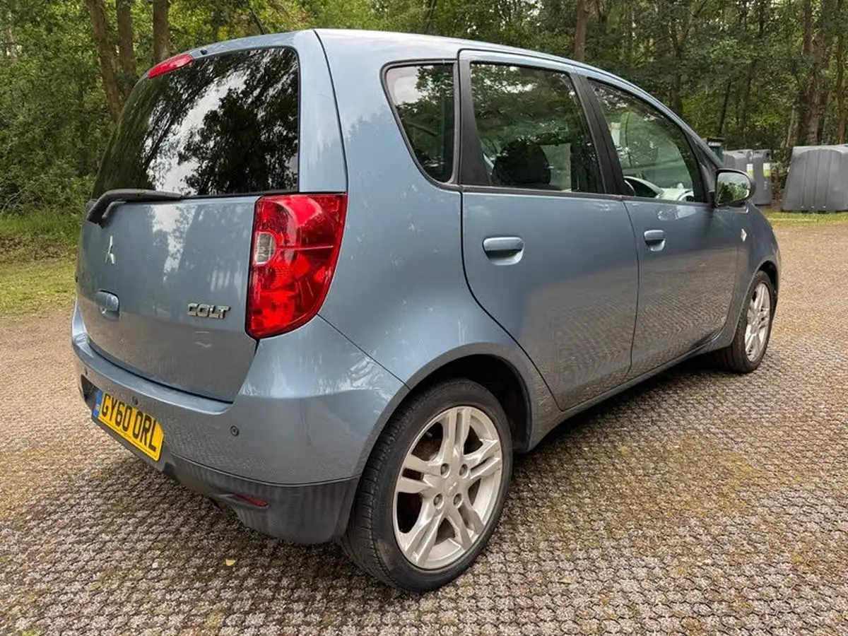 2011-mitsubishi-colt-13-cz2-5d-amt-big-7