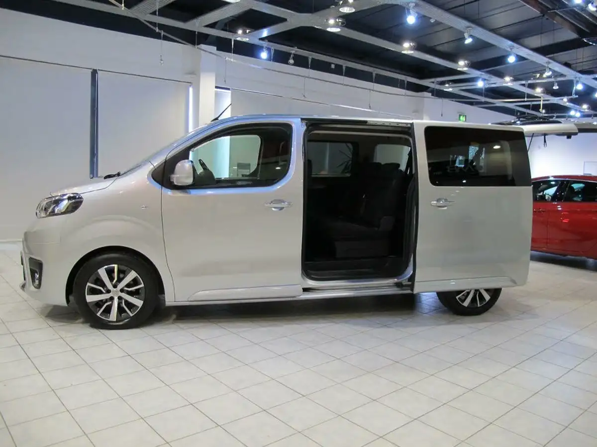 2019-toyota-proace-verso-20d-family-150ps-l1ss-big-63