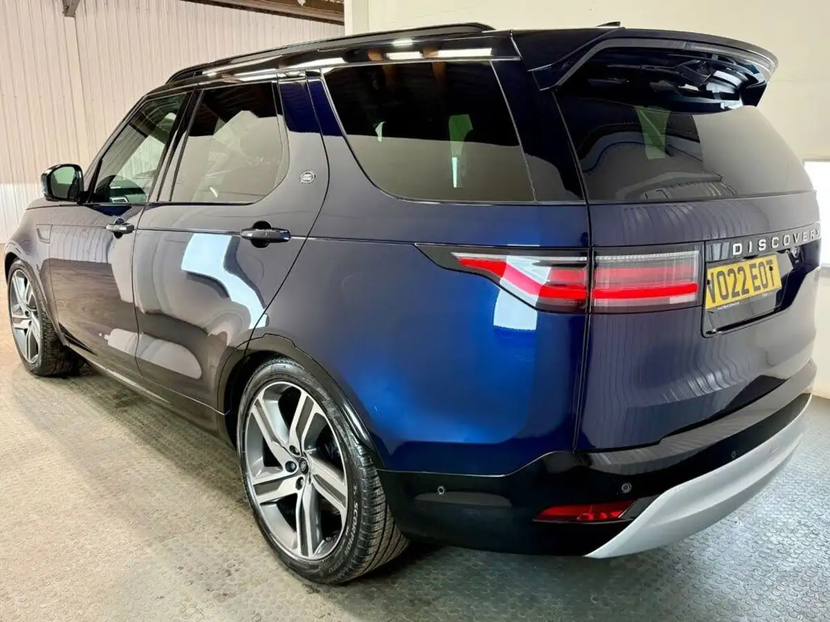 2022-land-rover-discovery-30-d300-metropolitan-edition-big-5