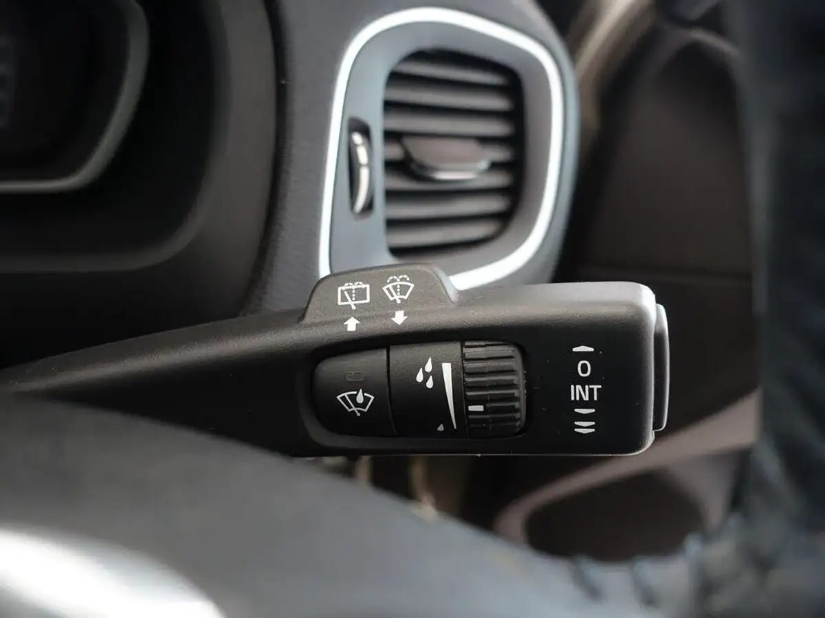 2016-volvo-v40-20td-d3-inscription-geartronic-big-24
