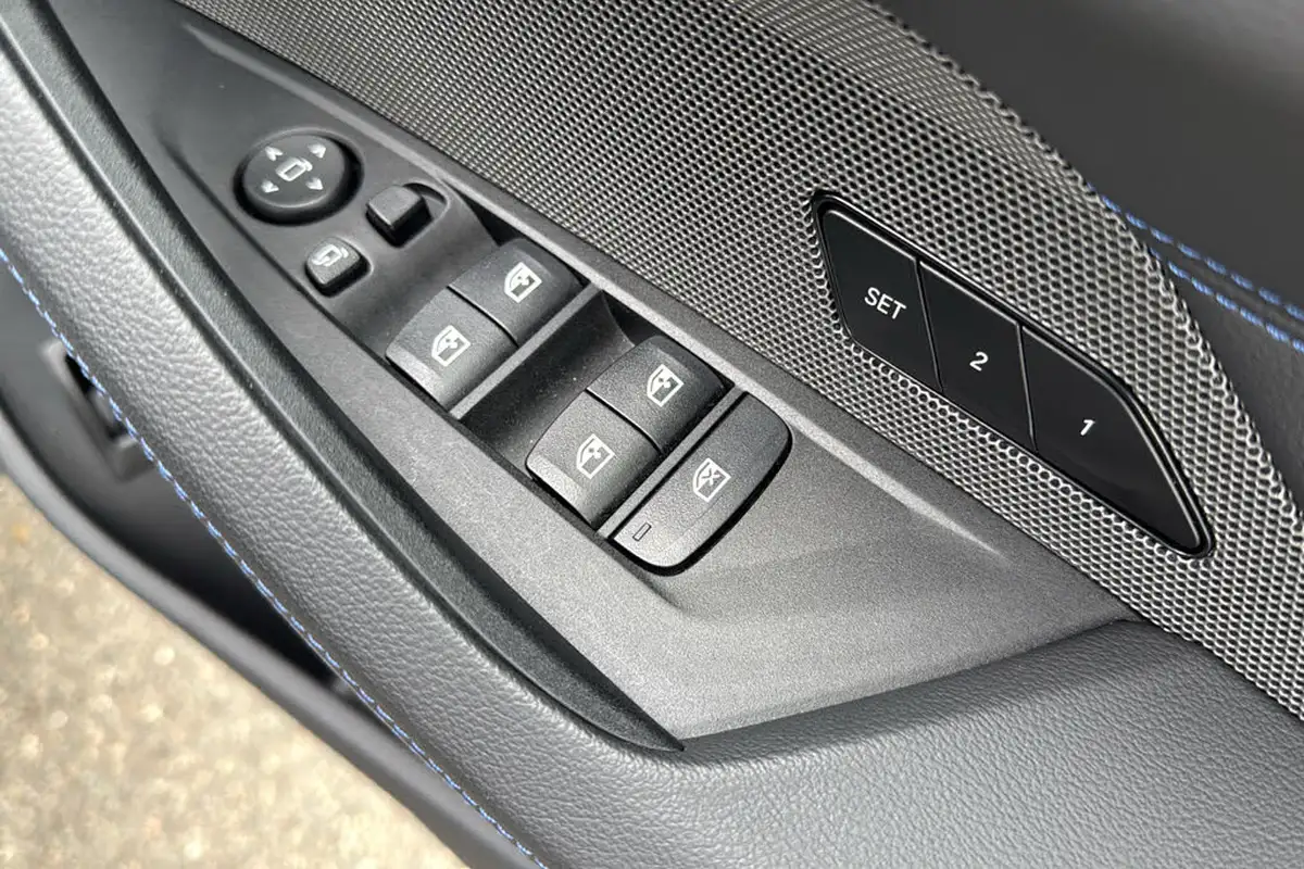 2024-bmw-i4-e-m50-big-27