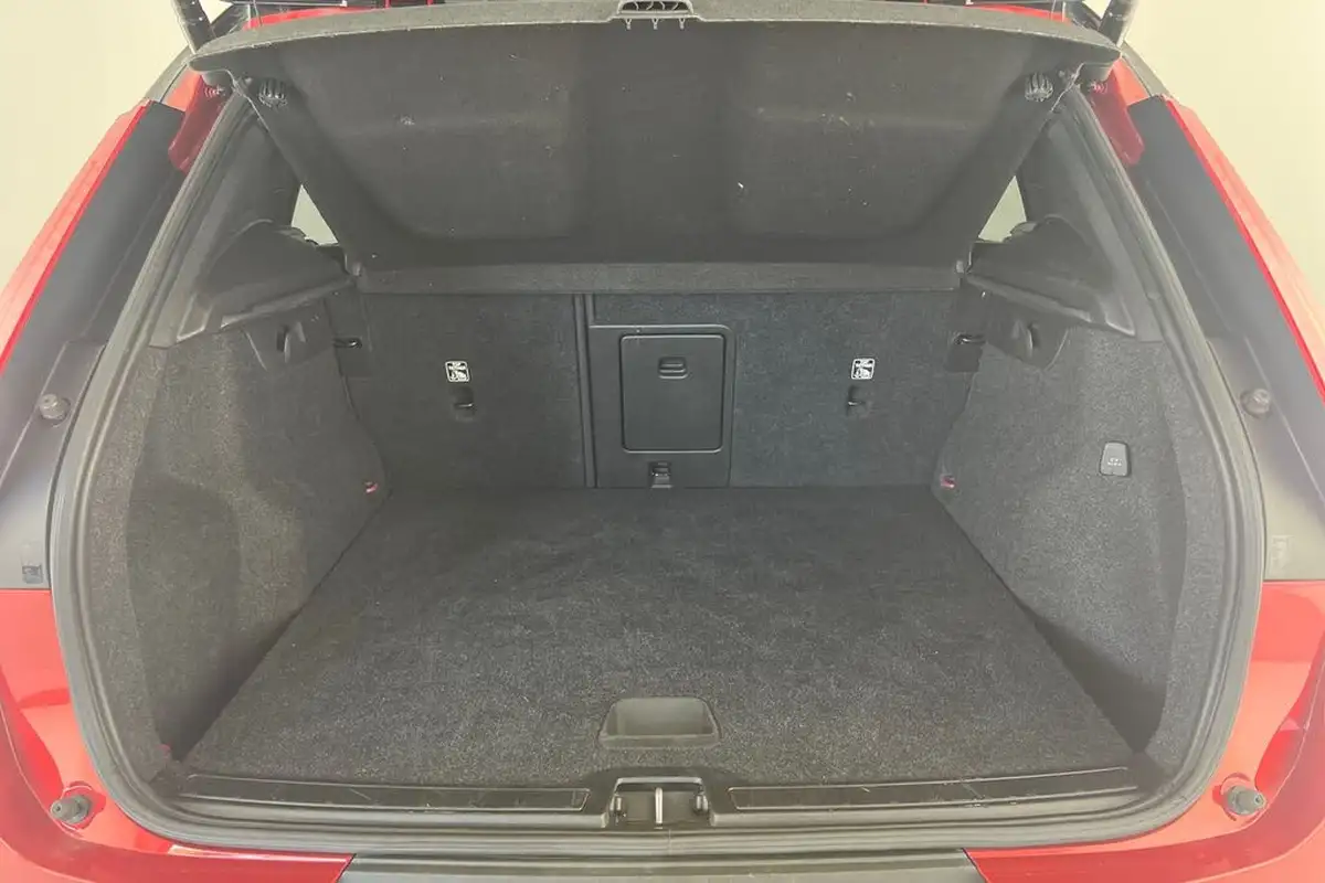 2021-volvo-xc40-20-b5-r-design-pro-250bhp-geartronic-big-7