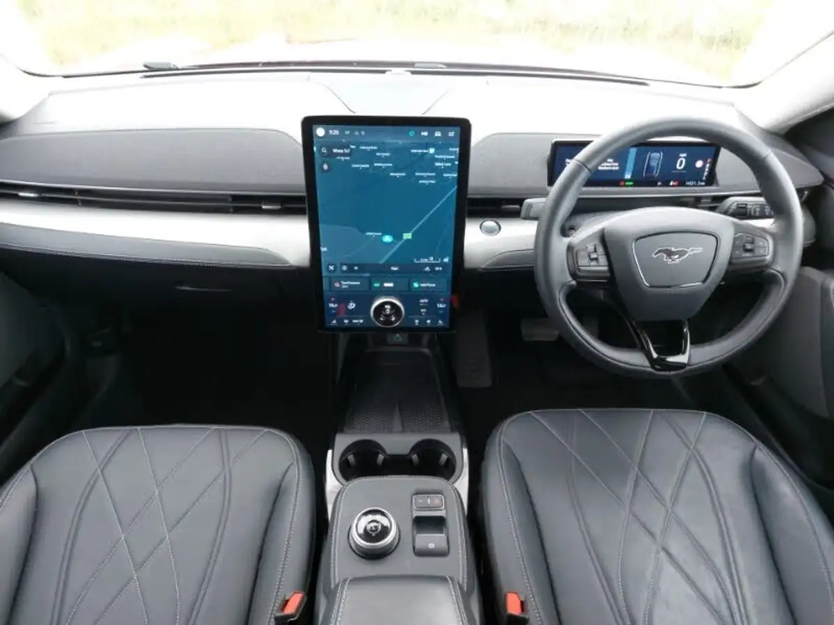 2022-ford-mustang-mach-e-e-extended-range-294ps-big-2