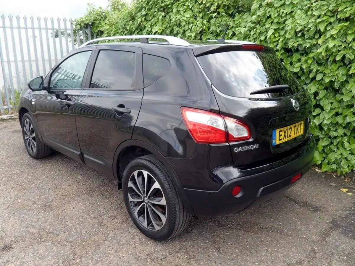2012-nissan-qashqai-15td-n-tec-big-16