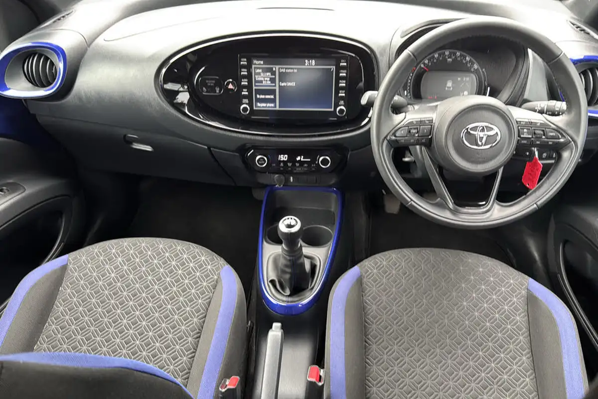 2022-toyota-aygo-x-10-vvt-i-edge-big-8