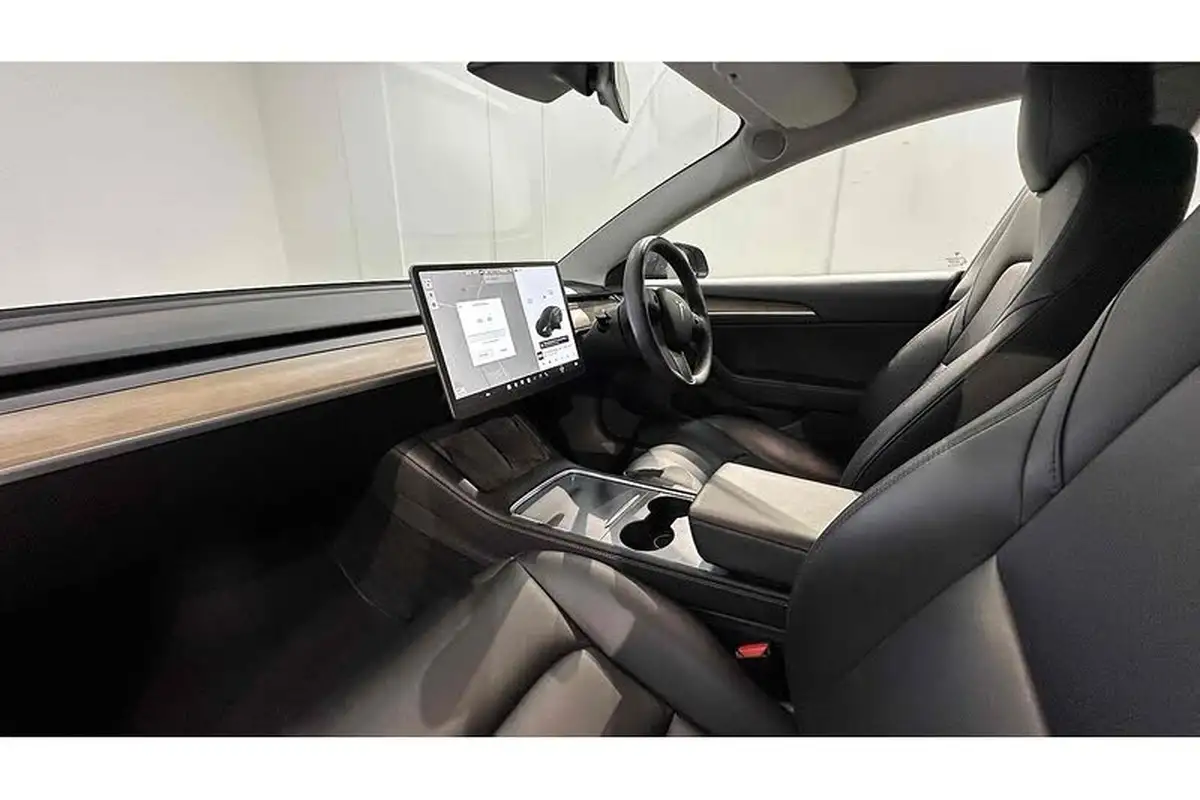 2021-tesla-model-3-e-long-range-4x4-big-17