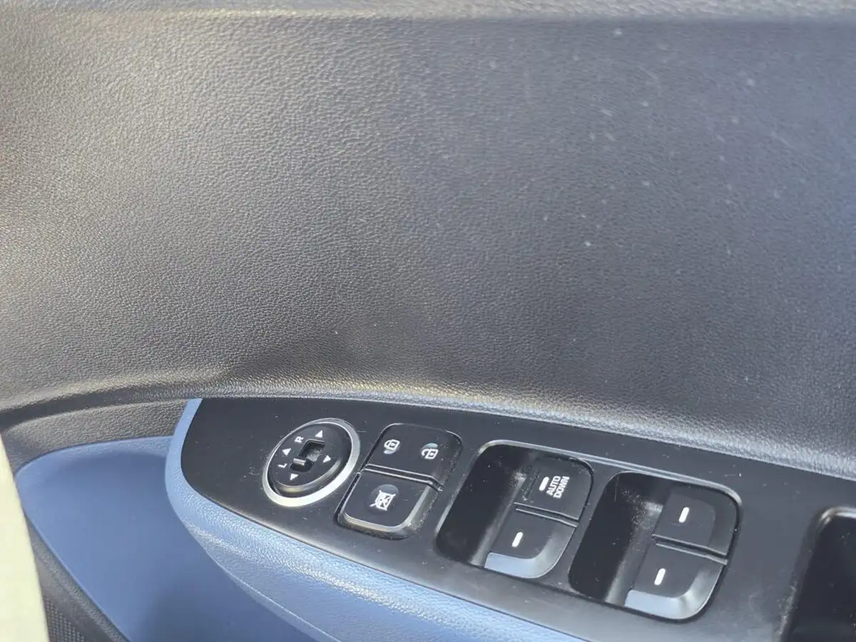 2016-hyundai-i10-12-se-auto-big-21